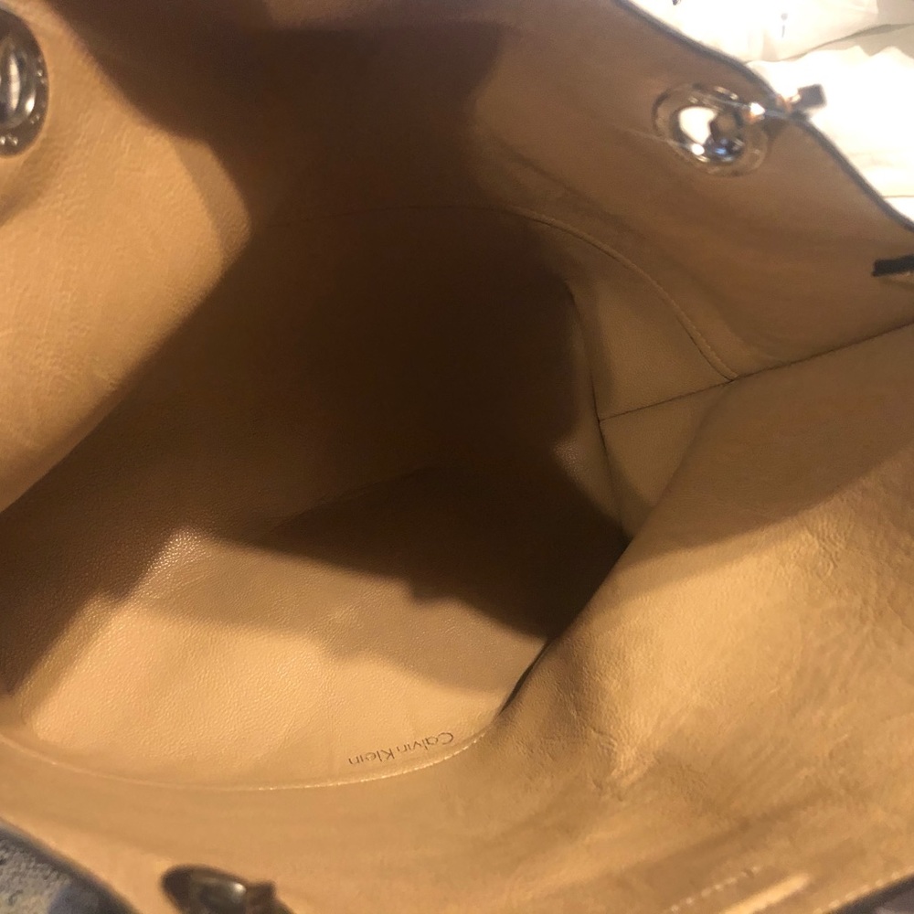Calvin Klein Reverse Purse - Picture 4 of 6